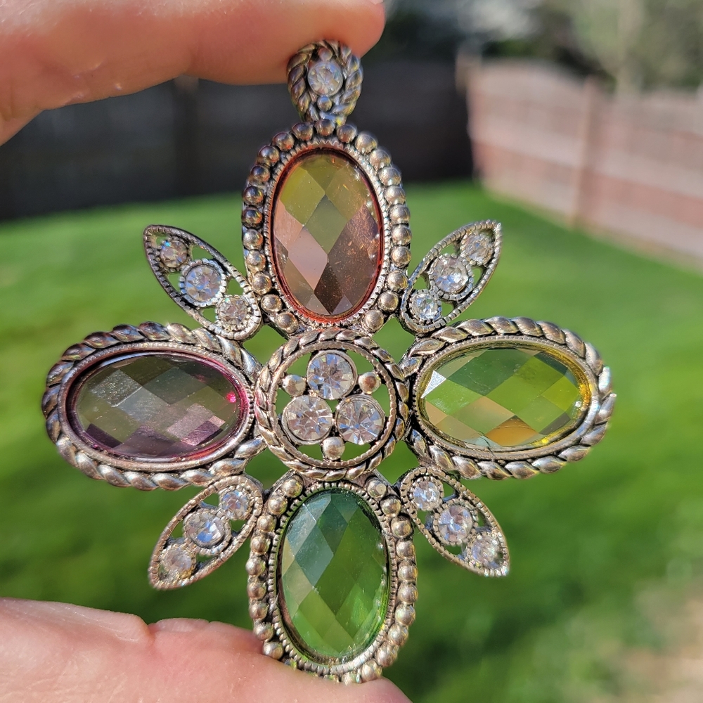 Baroque Style  Pendant ~ Rhinestones and Colorful Embellishments ~~ Nice!